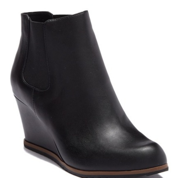 susina wedge bootie